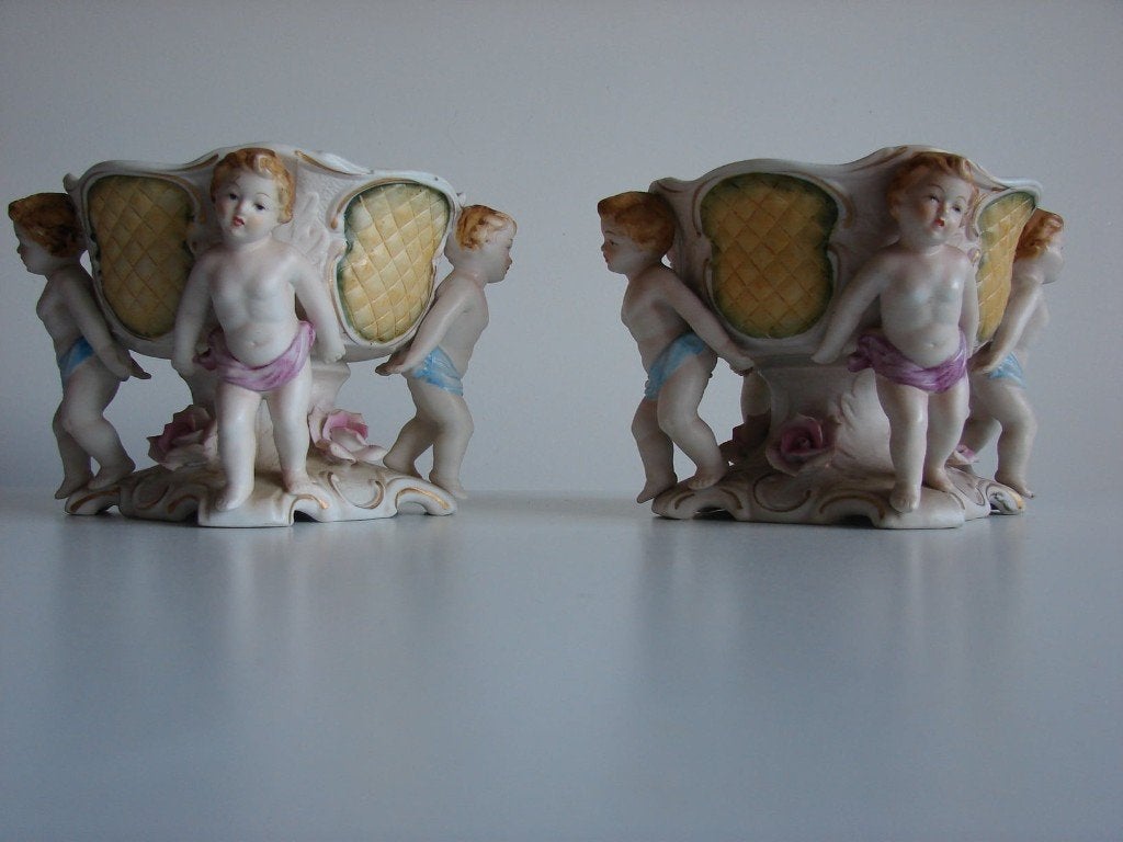 2 magnifiques centres de table anciens en biscuit avec putti, Enlèvement ou Envoi