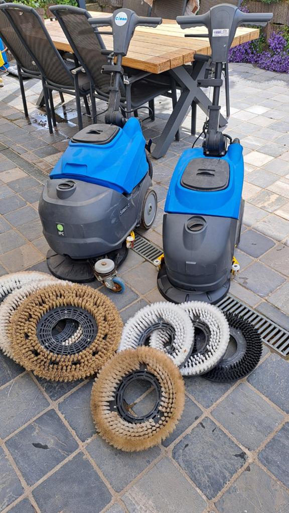 2 x schrobmachine, Doe-het-zelf en Bouw, Reinigingsmachines, Ophalen, Schrobmachine