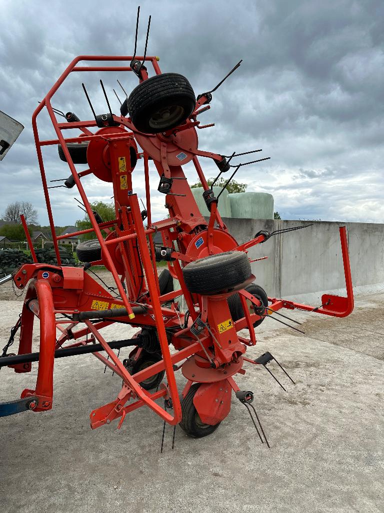 Faneuse Kuhn  5902, Ophalen, Veehouderij, Weidebouw