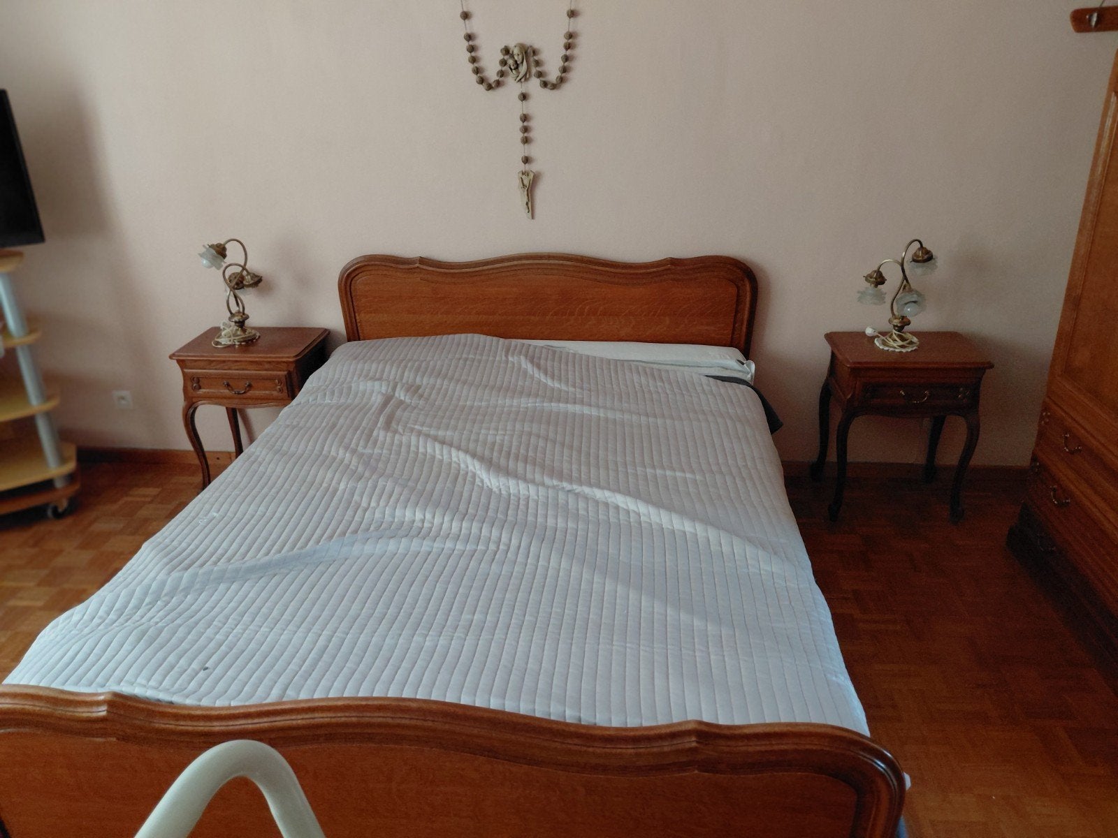 Chambre couché complète bois de qualité bon etat, Enlèvement
