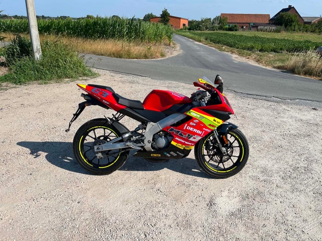 Derbi GPR 50, Fietsen en Brommers, Brommers | Derbi, Ophalen, 6 versnellingen, 50 cc, Klasse B (45 km/u)