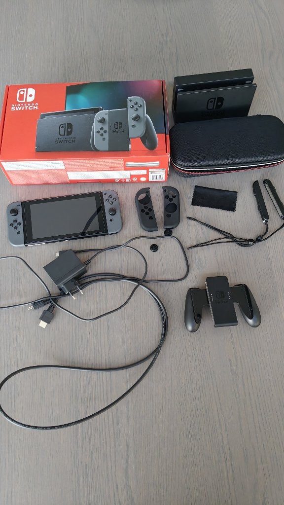Nintendo Switch + case, Enlèvement, Comme neuf, Avec 1 manette, Switch Original