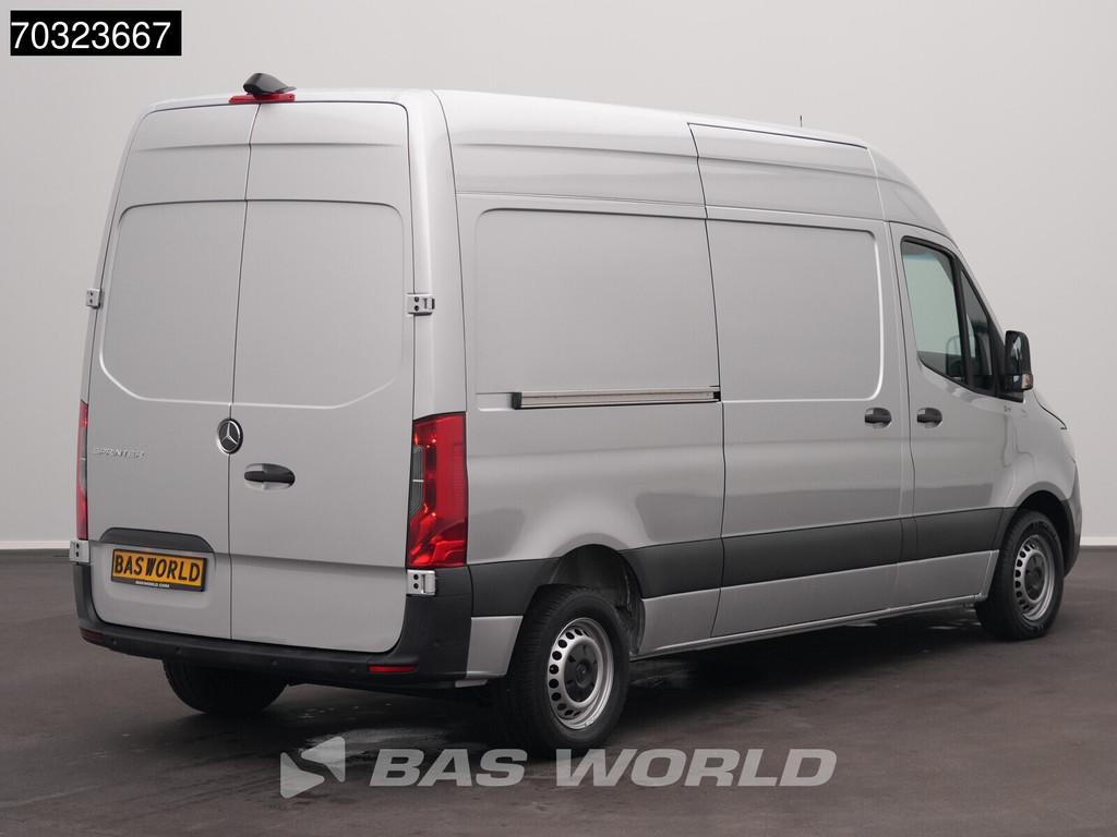 Mercedes Sprinter 215 CDI Automaat 150pk L2H2 MBUX Camera Ai, Auto's, Bestelwagens en Lichte vracht, Automaat, Stof, Gebruikt