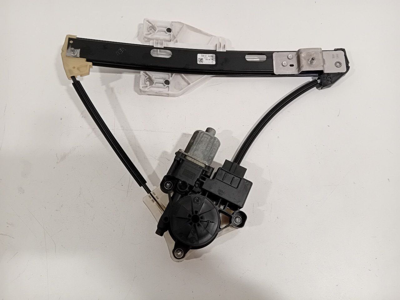Raammechaniek elektrisch rechts achter Audi A1, Onderdelen@venauto.nl, Van der Ven Autorecycling B.V., Ettenseweg 76, 4706 PB Roosendaal, The Netherlands