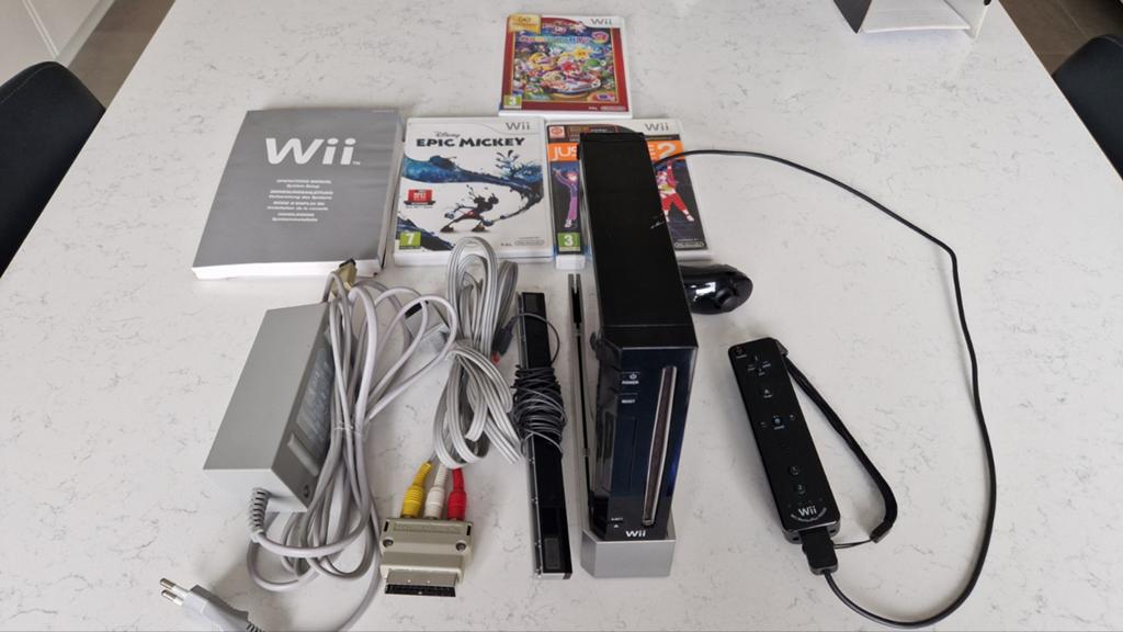 Nintendo Wii Zwart Complete Set – incl. Wii Remote Plus, Games en Spelcomputers, Spelcomputers | Nintendo Wii, Ophalen