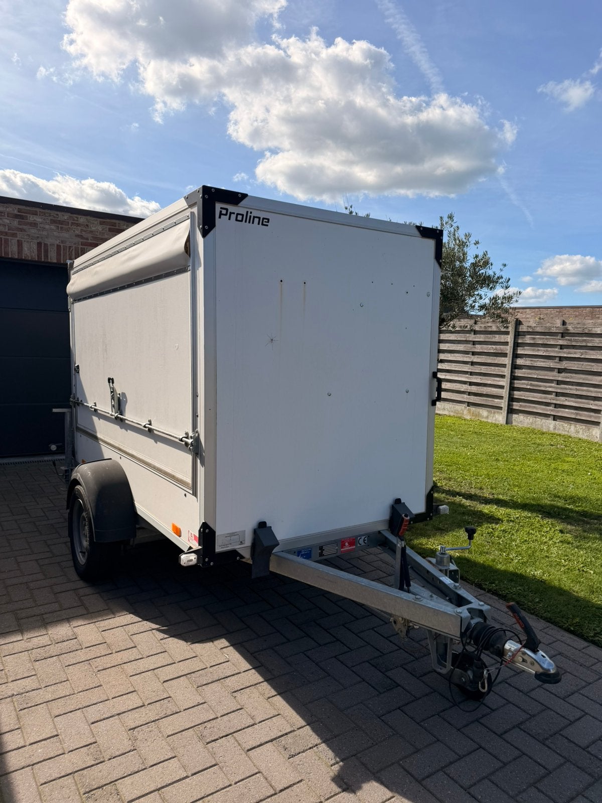 Dichte remork 750kg geremd, leeg te gebruiken of ingericht, Auto diversen, Ophalen, Zo goed als nieuw