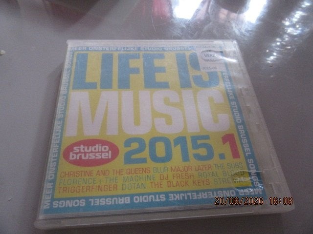 2 CD  MUSIQUE /studioi brussel 2015.1, CD & DVD, CD | Musique du monde, Enlèvement ou Envoi, Comme neuf, Autres genres