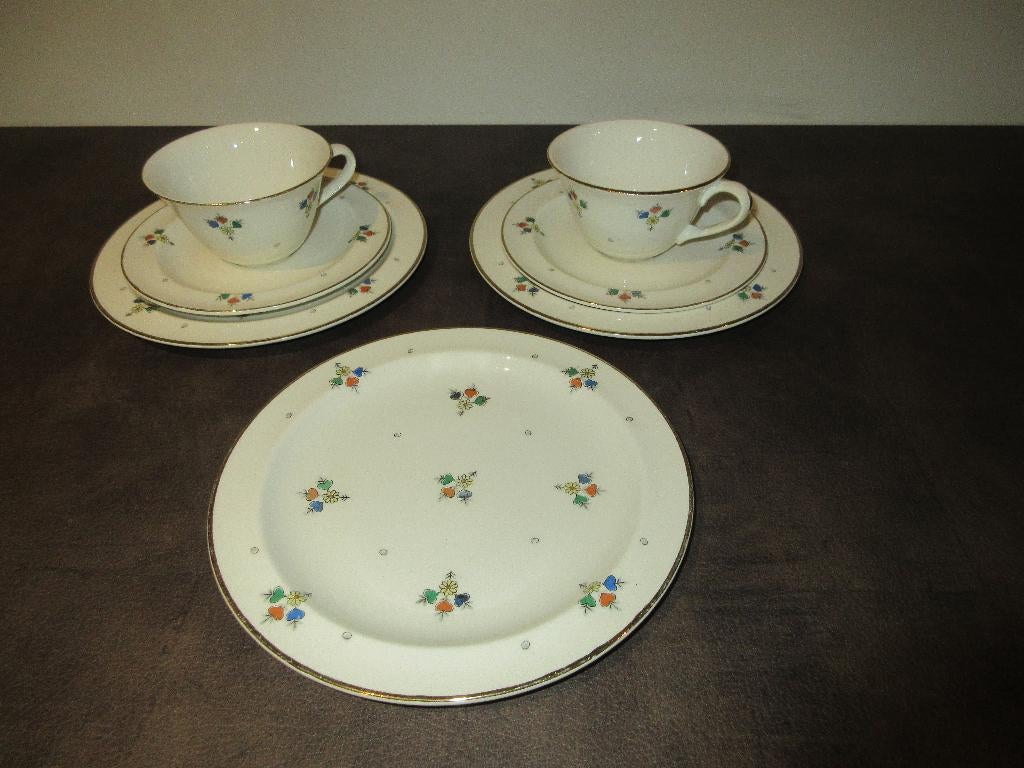 Petit-déjeuner 2 tasses et assiettes KERALUX de Boch Frères, Antiquités & Art, Antiquités | Services (vaisselle) pièces, Enlèvement