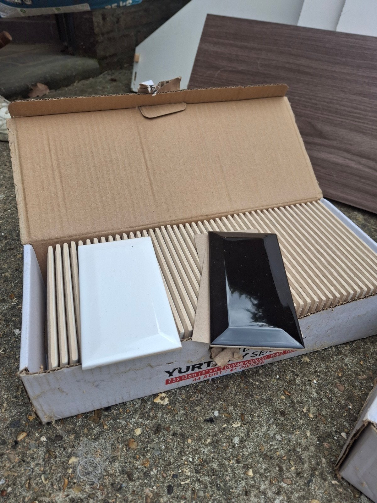 Gratis wandtegels wit en zwart, Doe-het-zelf en Bouw, Tegels, Ophalen, Keramiek, Wandtegels