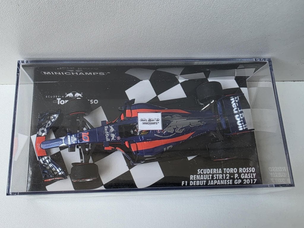 1/43 Pierre Gasly F1 Debut 2017 (L.E.) * NIEUW *, Ophalen of Verzenden, Nieuw, Auto, MiniChamps