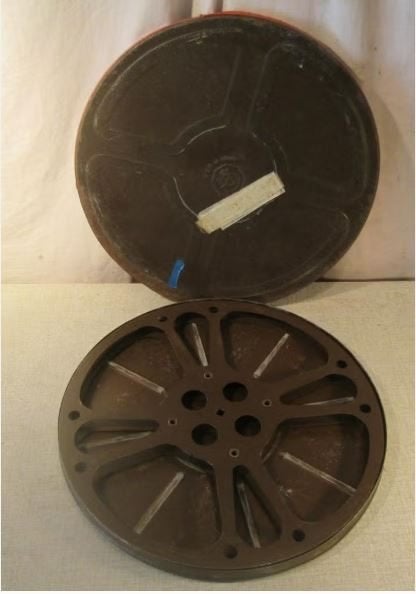 Prima metalen 16mm Spoel in doos - 35cm, Audio, Tv en Foto, Filmrollen, Ophalen of Verzenden, 16mm film