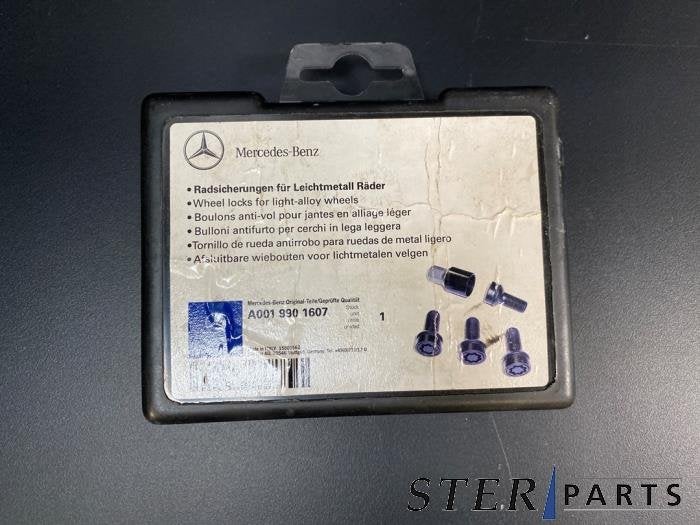 Kit boulons de roue d'un Mercedes C-Klasse, Autos : Pièces & Accessoires, Pneus & Jantes, Véhicule de tourisme, -, 3 mois de garantie