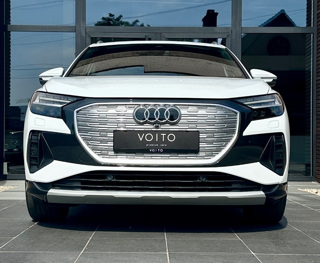 Audi Q4 e tron 82kWh 40 Advanced PANO/SONOS/MATRIX/ACC/CAM, Zwart, Wit, 5 zetels, 1000 kg