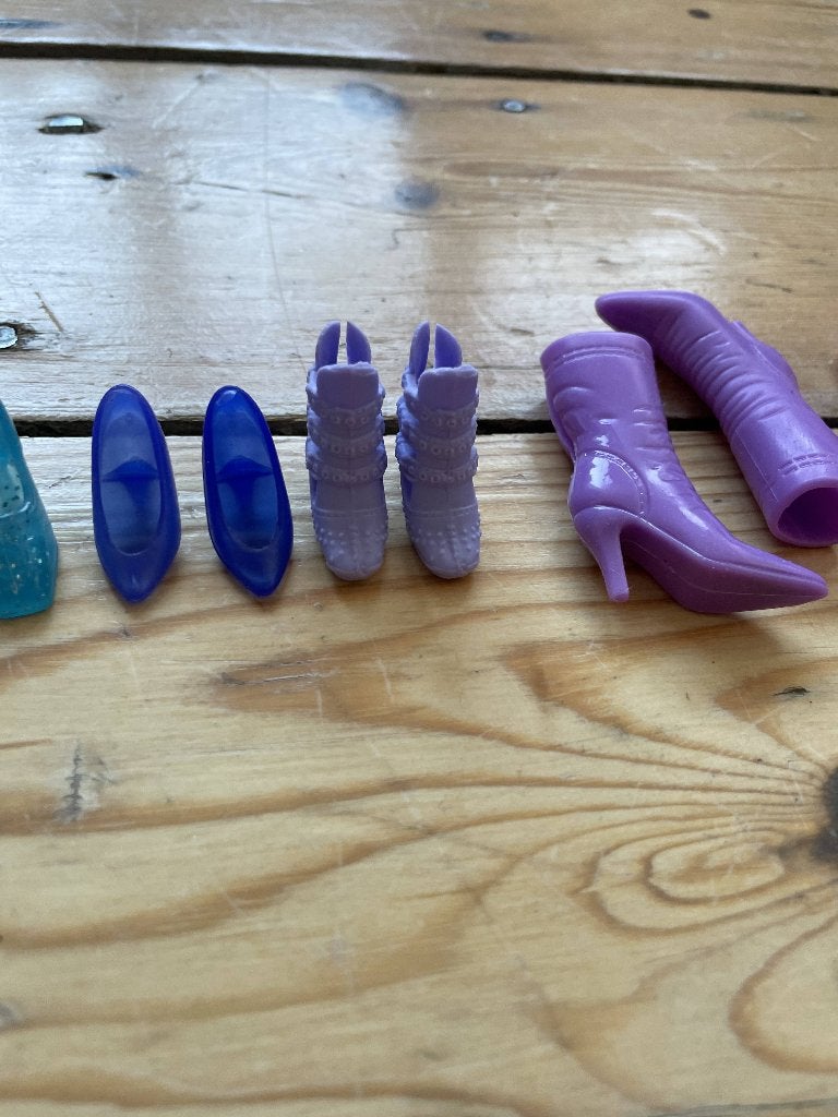 Lot de Chaussures pour Barbie, Enfants & Bébés, Jouets | Poupées, Enlèvement, Comme neuf, Barbie
