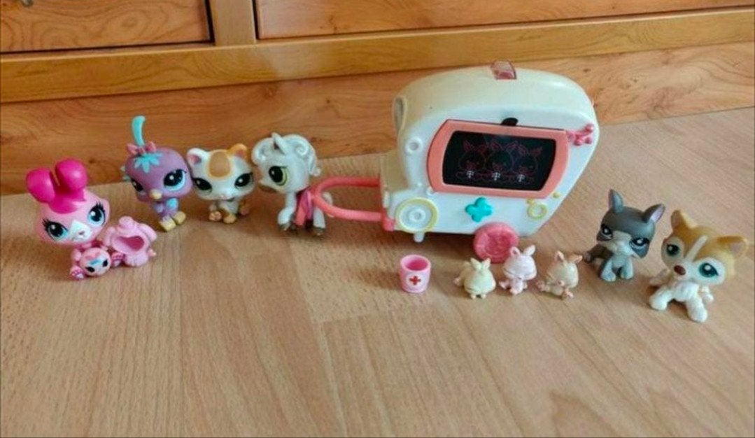 9 pet shop diertjes en werkende ambulance, Enlèvement ou Envoi