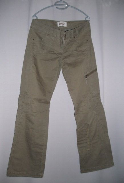 Damesbroek kakhigroen van Only maat 40., Kleding | Dames, Ophalen of Verzenden, Gedragen, Maat 38/40 (M)