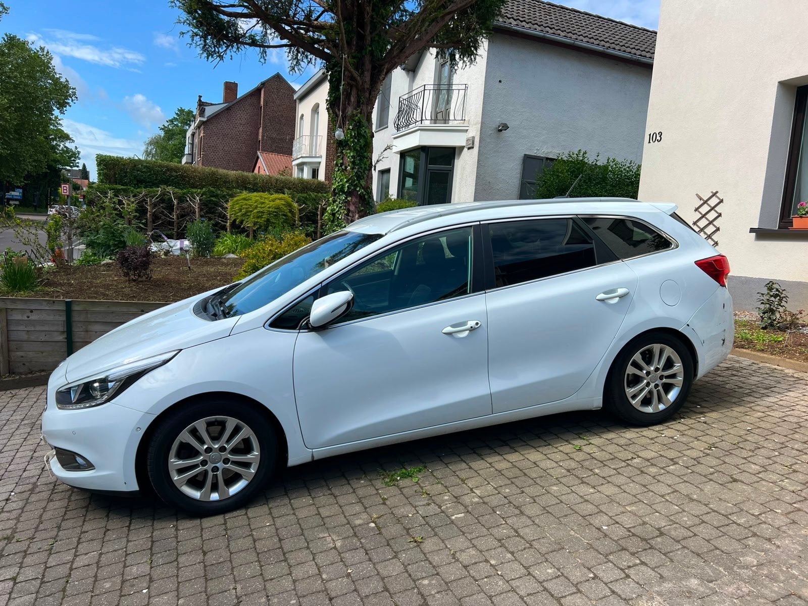 Kia Pro Ceed Break 1.6 crdi - 165.000km - Full option - ohb, Lichtsensor, Euro 5, Stof, Wit