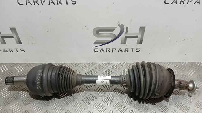 Aandrijfas links-voor van een Mercedes GLA, Gebruikt, -, Ophalen of Verzenden, -