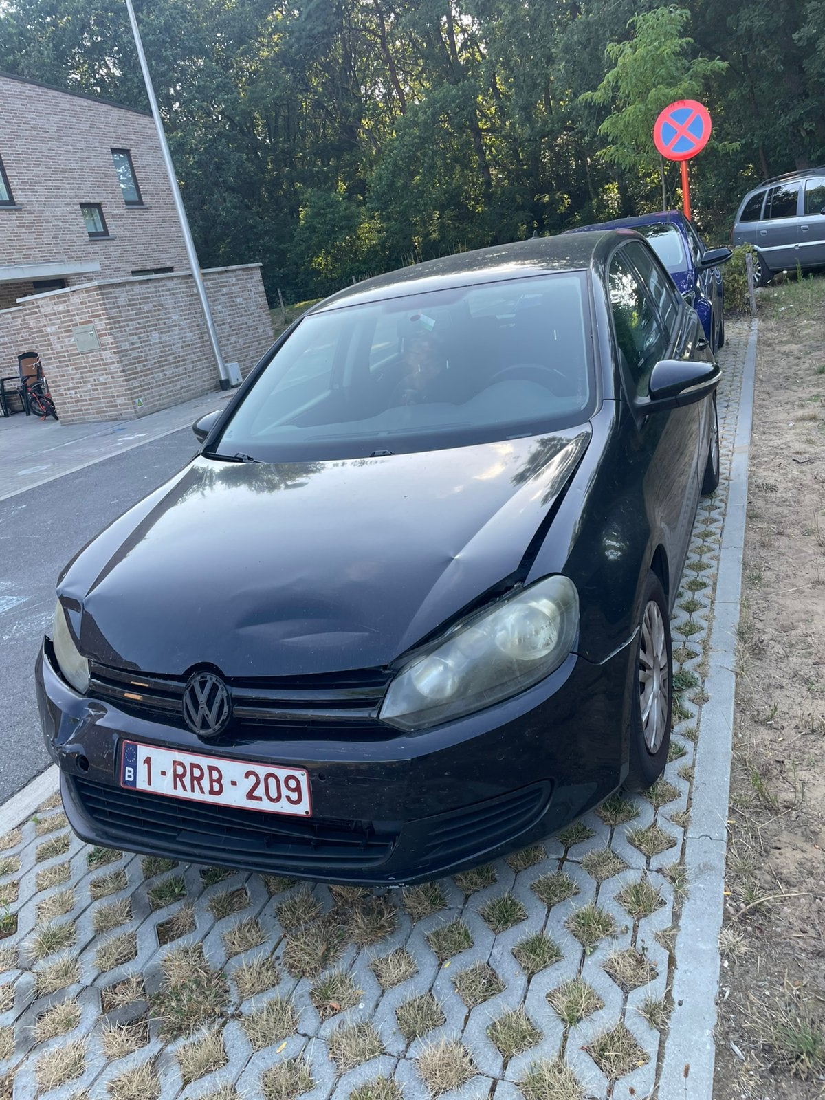 VWGolf6 1.6 TDI 2011 Très bien entretenue (dommages mineurs), Euro 5, 4 portes, Boîte manuelle, Noir