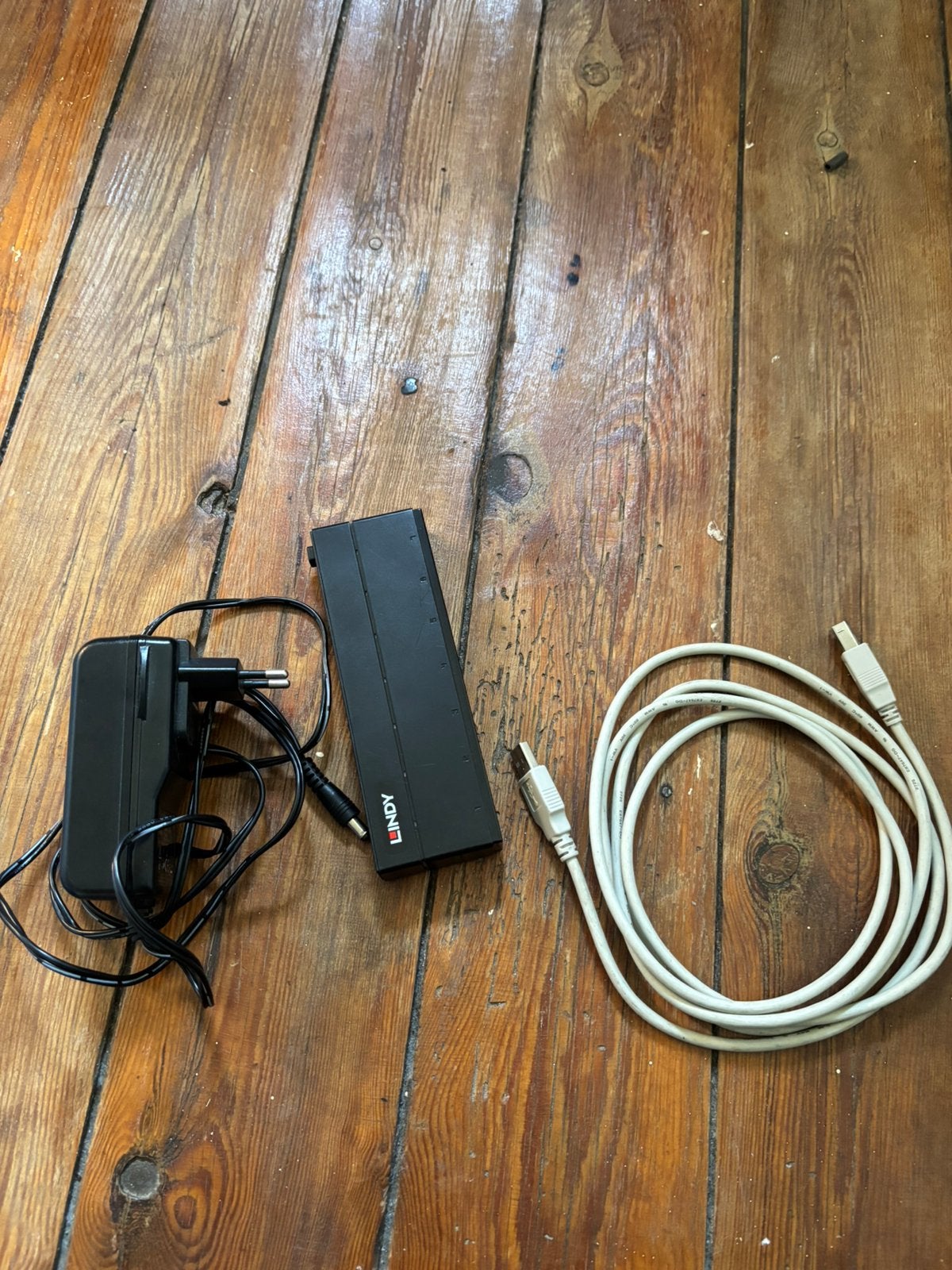 Usb hub lindy, Informatique & Logiciels, Enlèvement, Comme neuf