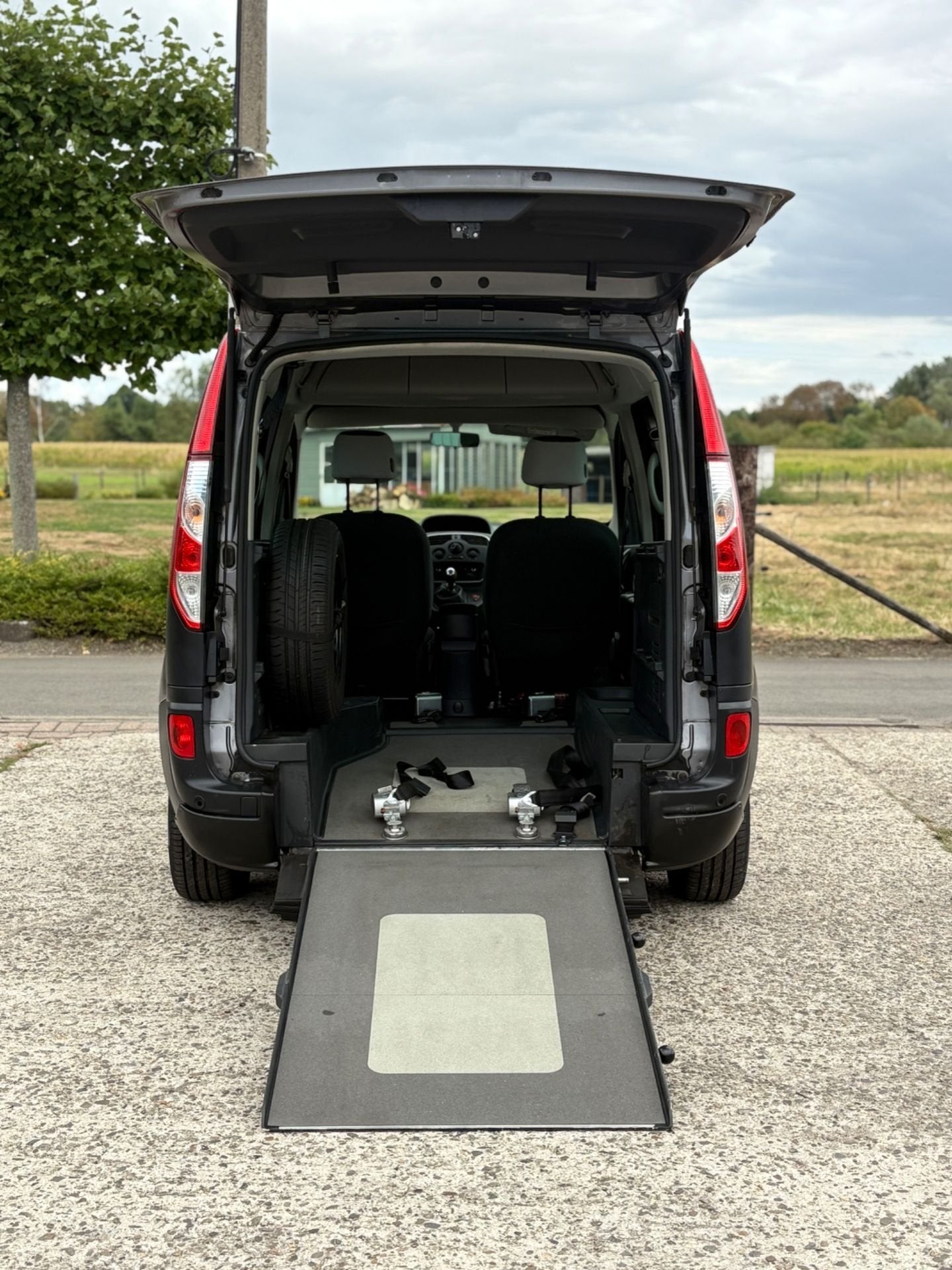 Renault Kangoo 1.2benzine Rolstoel Invalide TPMR, Autos, 1197 cm³, Achat, 82 kW, Entreprise