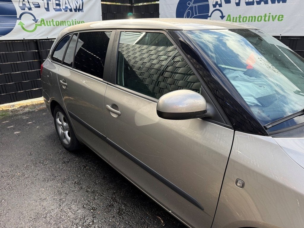 PORTIER RECHTS VOOR Skoda Fabia II Combi (|5J6831056|), Auto-onderdelen, Gebruikt, Deur, Info@skoda-auto.de, Skoda