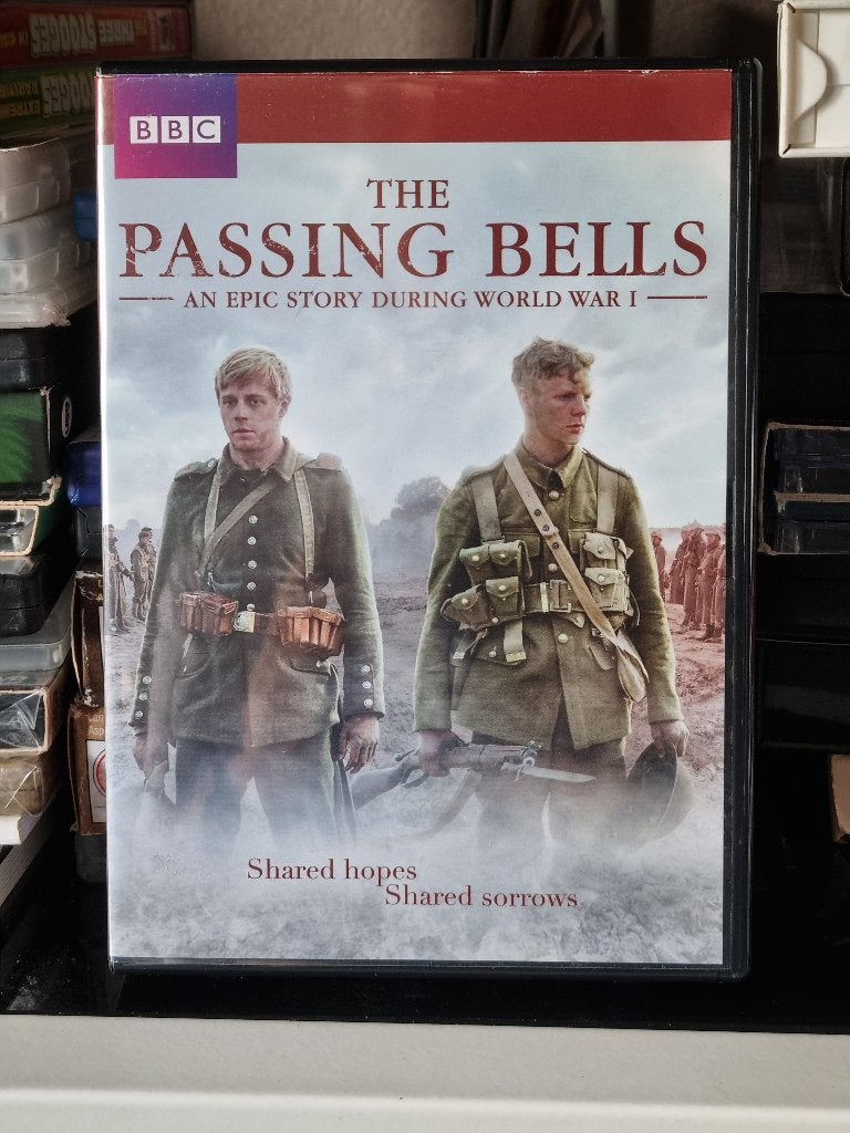 The Passing Bells, Patrick Gibson, Jack Lowden,, Ophalen of Verzenden, Engels, Nederlands