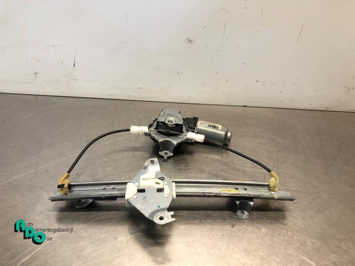 Ruitmechaniek 4Deurs links-achter van een Nissan Qashqai (Qa, Gebruikt, -, -, Ophalen of Verzenden