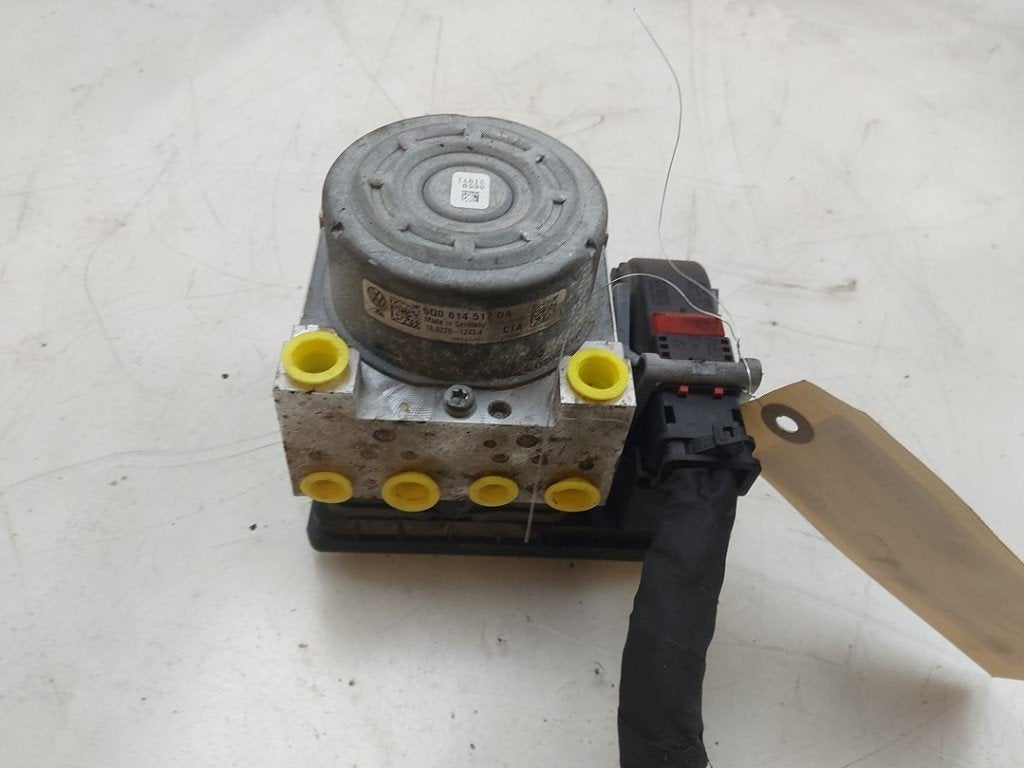 ABS POMP Volkswagen Passat (3G2) (01-2014/03-2024), Gebruikt, Volkswagen, Sodener Straße 9
65824  Schwalbach, DE, Continental Aftermarket & Services GmbH