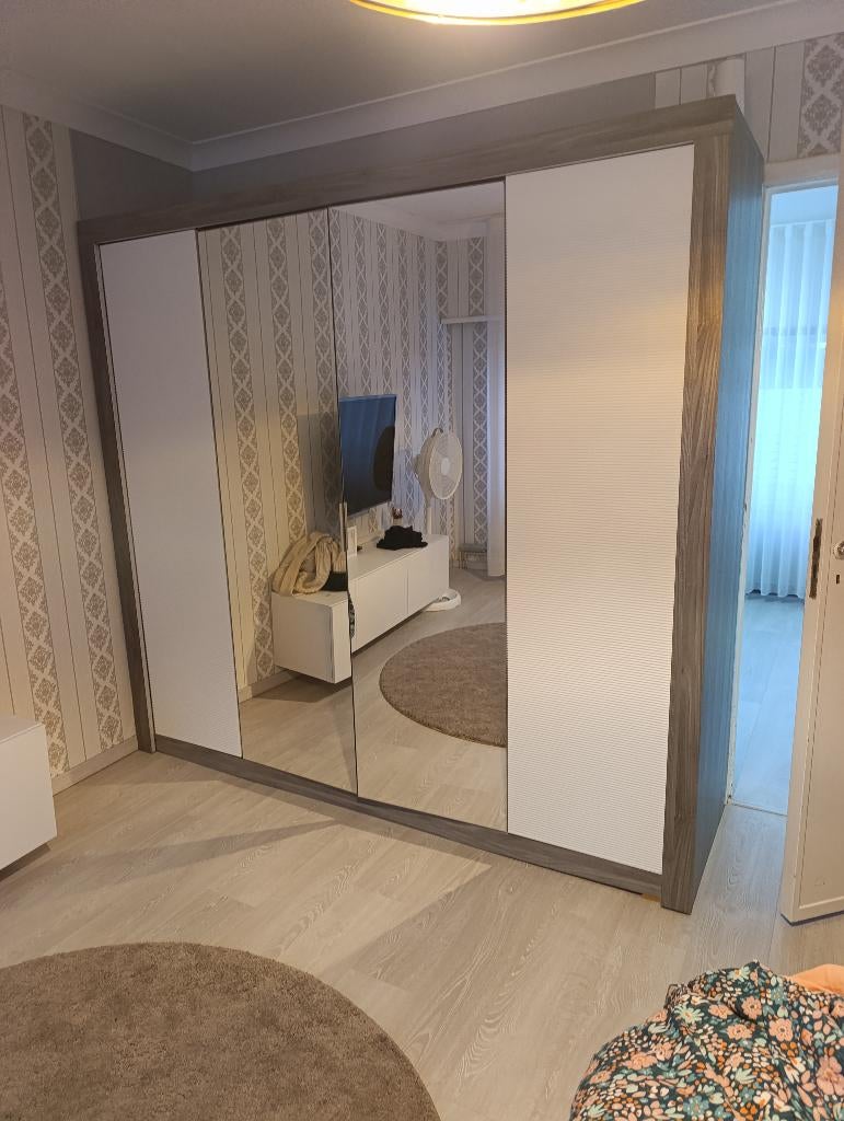 kleerkast €200 afhalen in Boom, Enlèvement, Utilisé, 200 cm ou plus