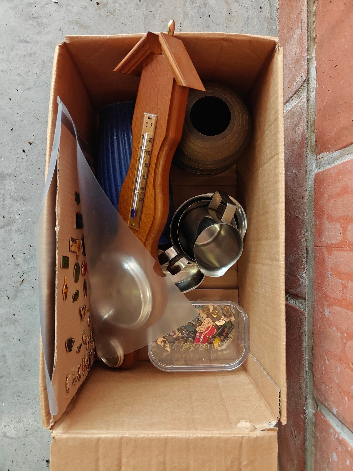 Spullen voor rommelmarkt, Ophalen, Gebruikt