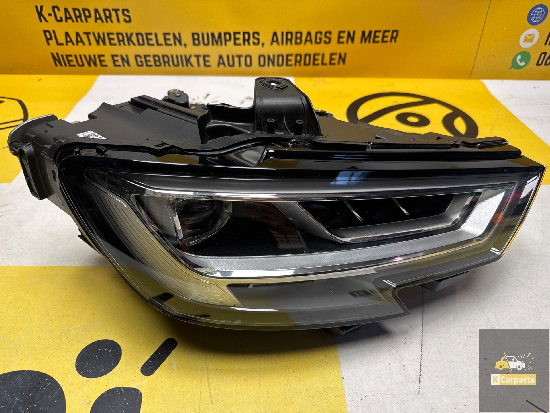 Phare Audi A3 8V Facelift Full LED Matrix Droit 8V0941036, Autos : Pièces & Accessoires, AUDI AG, Auto-Union-Strasse 1
85045  Ingolstadt, DE