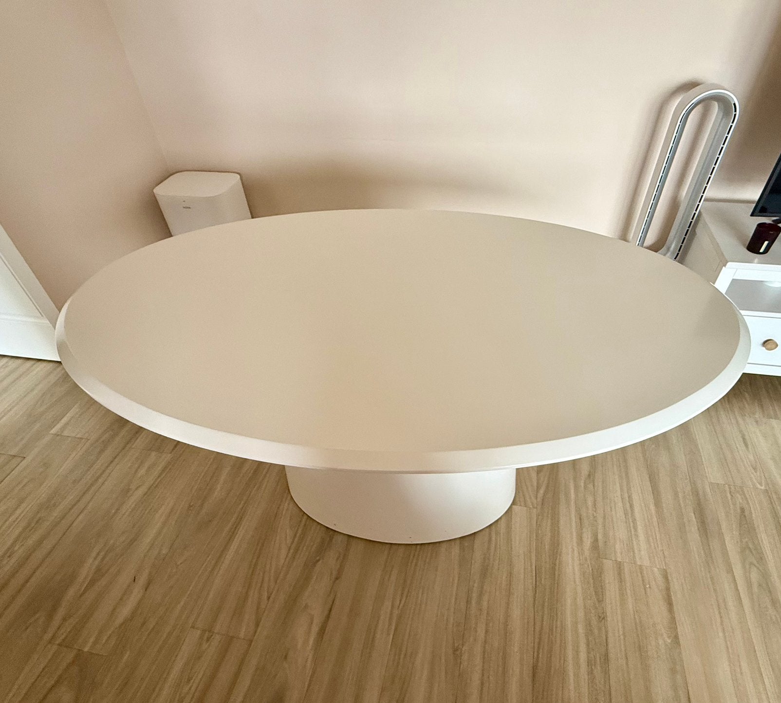 Table de salle à manger, Maison & Meubles, Enlèvement, Comme neuf, Ovale