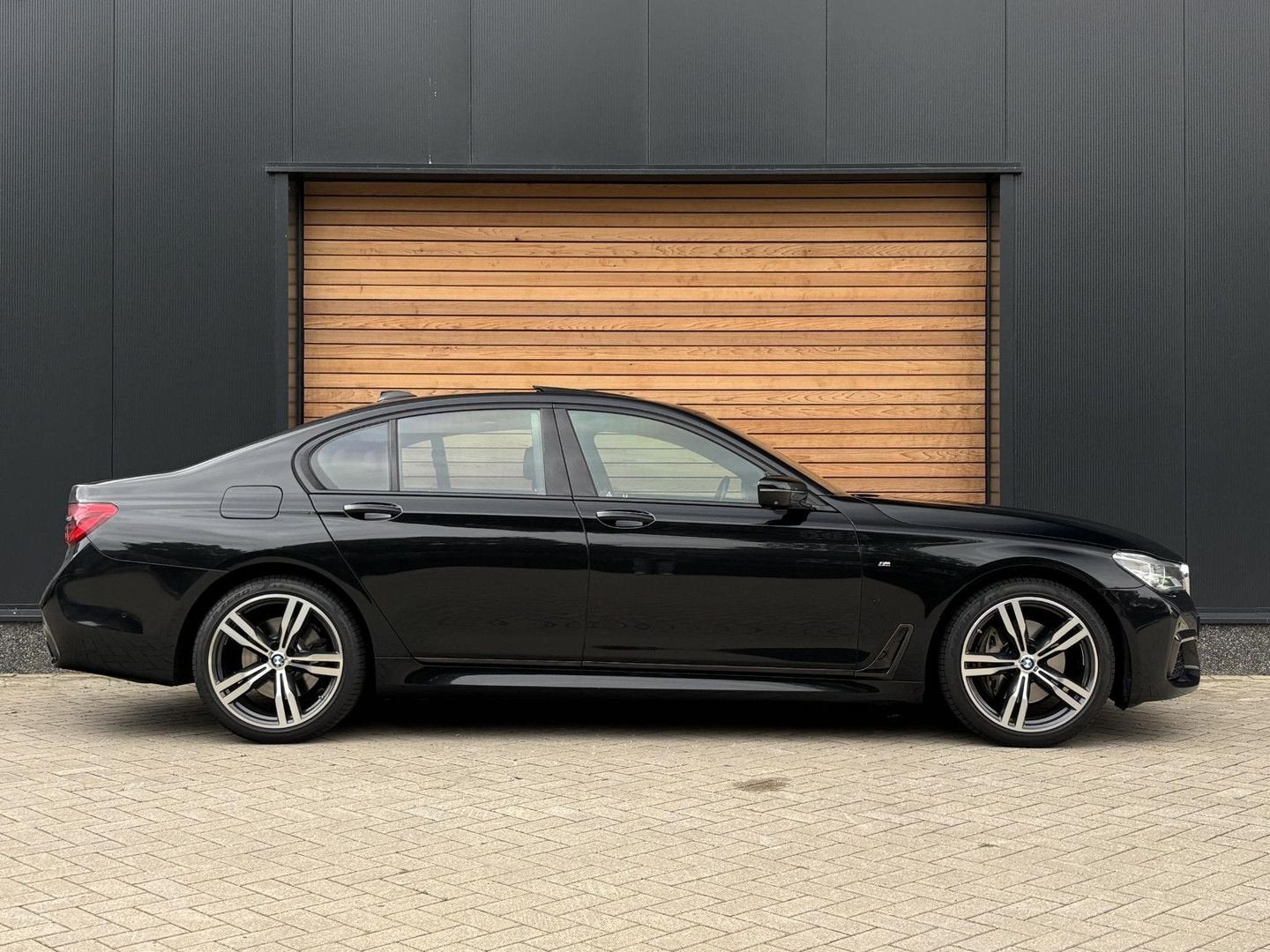 BMW 730 7-serie 730d xDrive 4W-BESTURING|MASSAGE|H&K|PANO|SO, Autos, Electronic Stability Program (ESP), Achat, Entreprise, Carnet d'entretien