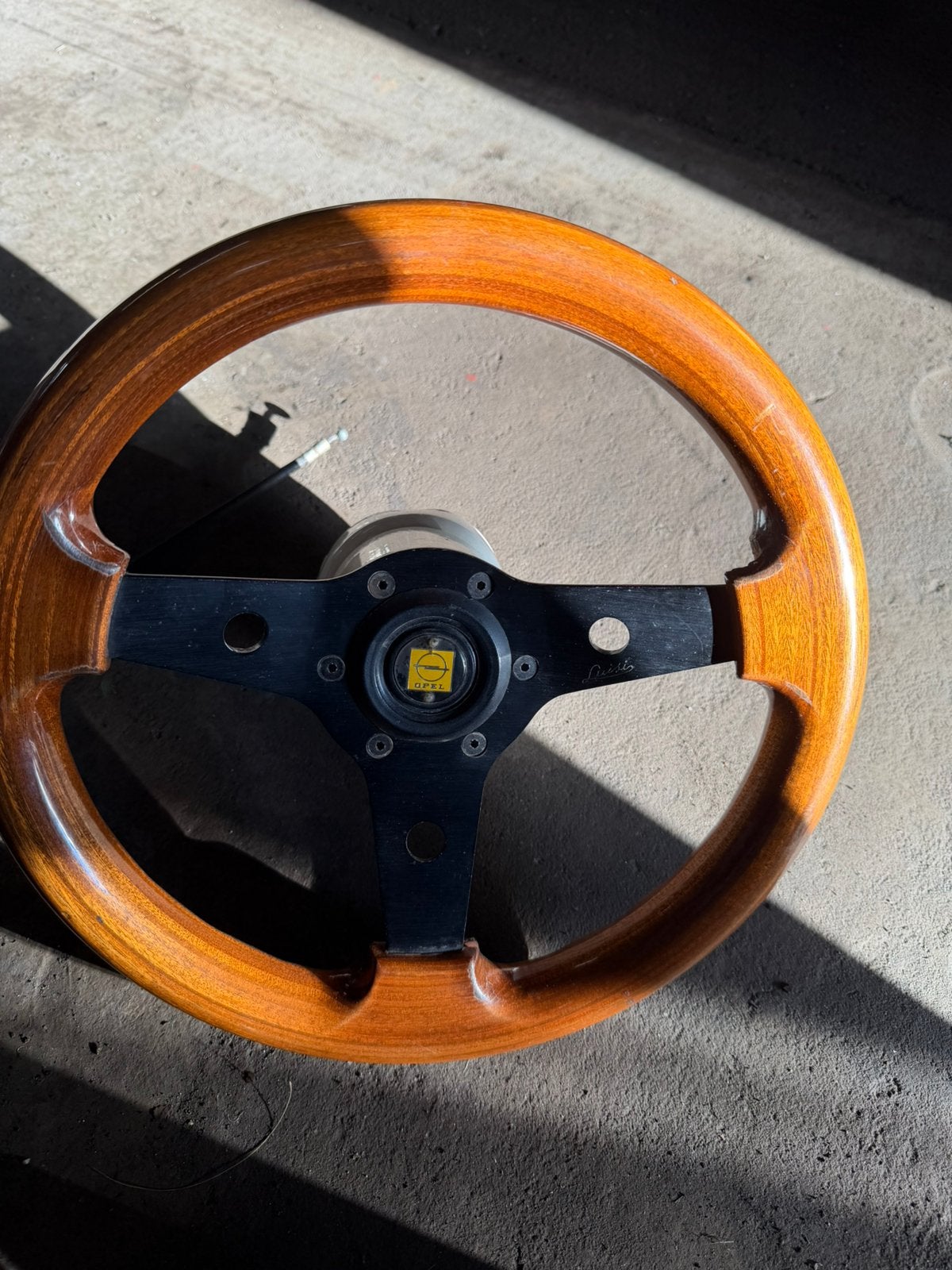 Volant en bois luisi 320mm moyeu opel gt, Autos : Pièces & Accessoires, Enlèvement, Utilisé, Opel