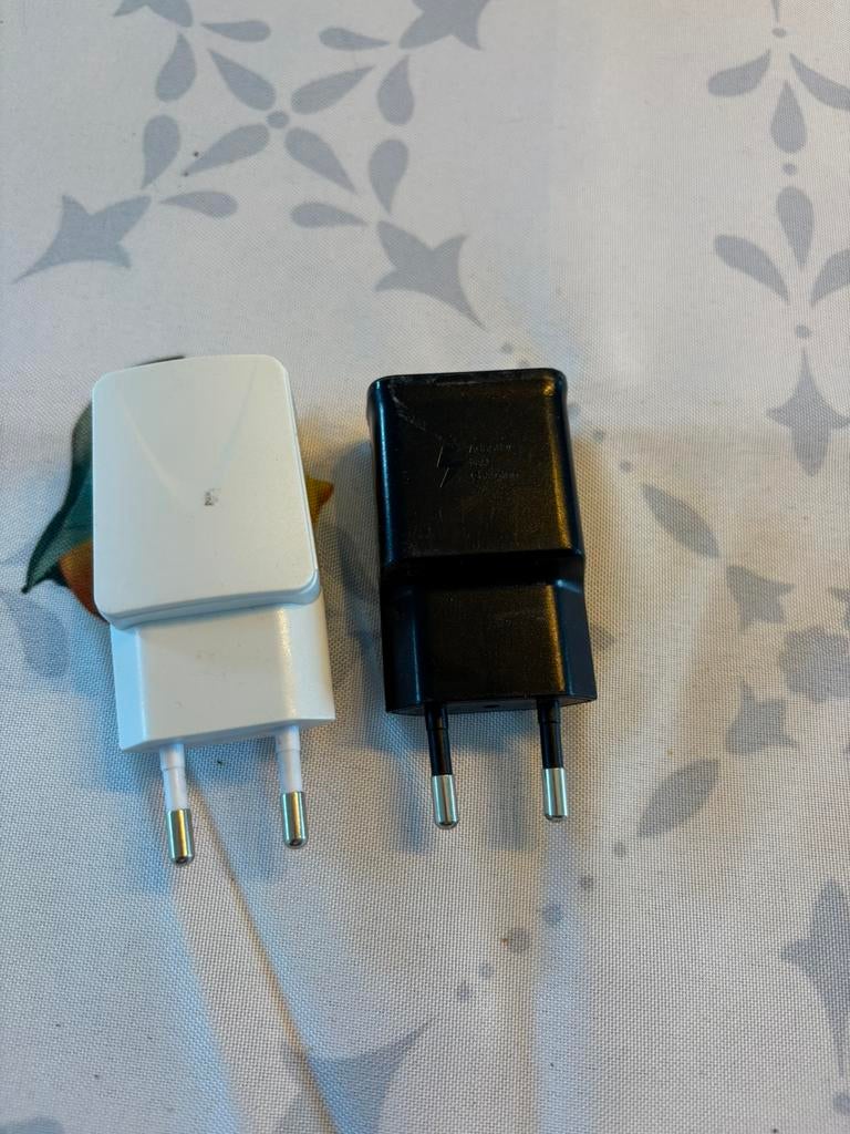 Chargeur pour gsm USB, Télécoms, Téléphonie mobile | Chargeurs pour téléphone, Enlèvement ou Envoi, Comme neuf