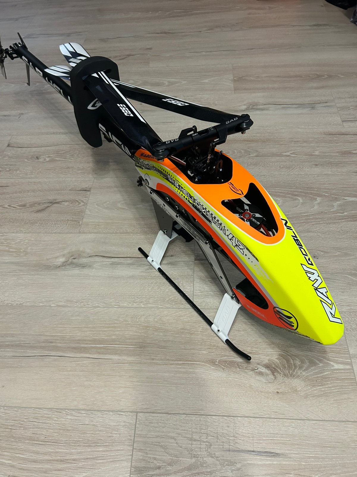 SAB 580 RAUW, Hobby en Vrije tijd, Modelbouw | Radiografisch | Helikopters en Quadcopters, Ophalen, Zo goed als nieuw