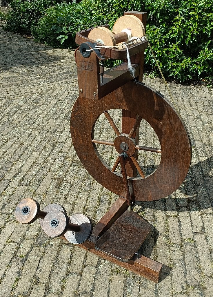 LOUET spinnewiel met 3 klossen + twijnrek + wol haspel (SP7), Enlèvement ou Envoi, Utilisé, Rouet