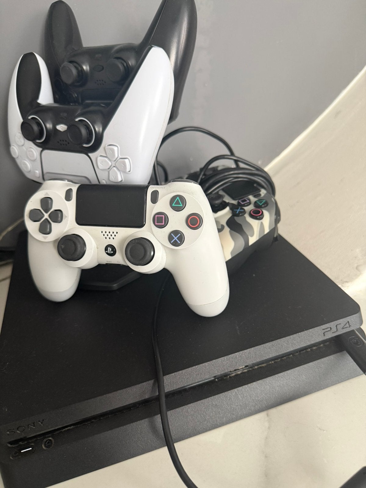 PS4 + 4 controllers + 14 games, Games en Spelcomputers, Ophalen of Verzenden, Zo goed als nieuw