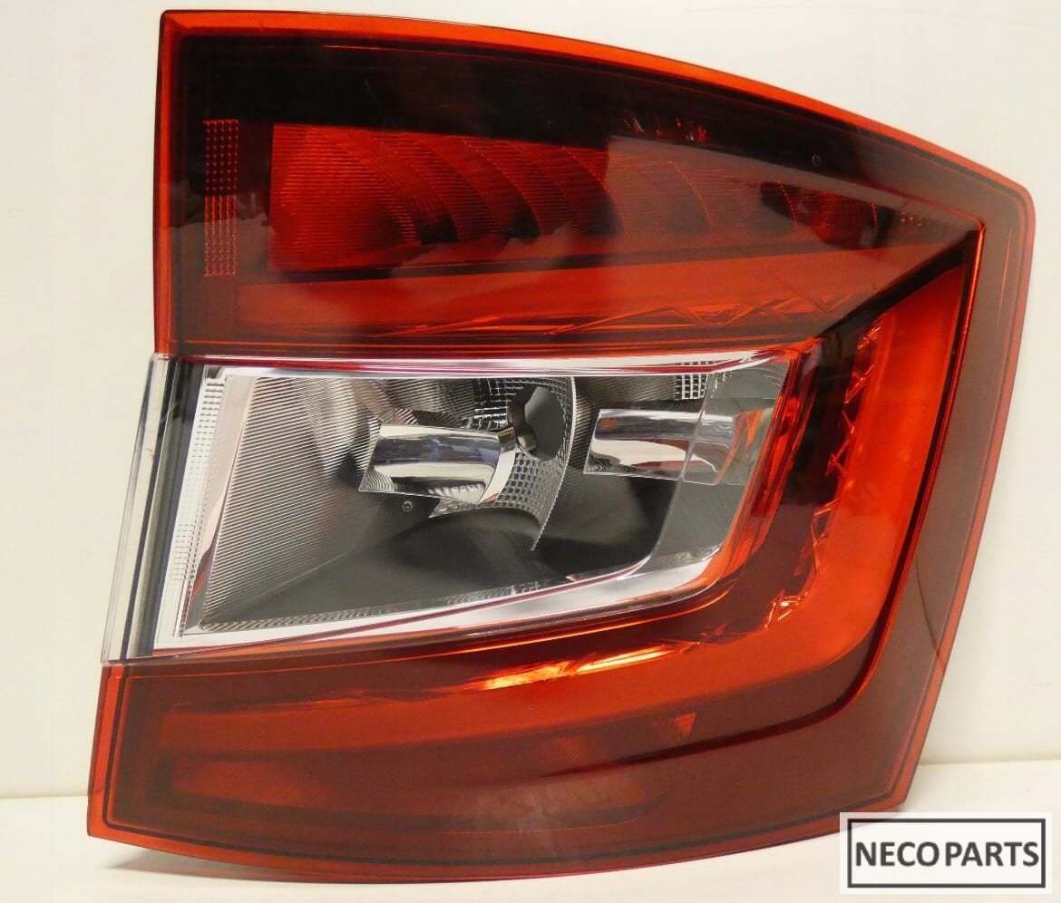 SKODA FABIA 3 6V9945208 STATION ACHTERLICHTEN OP AANVRAAG!!, Auto-onderdelen, Gebruikt, -, -, Ophalen of Verzenden