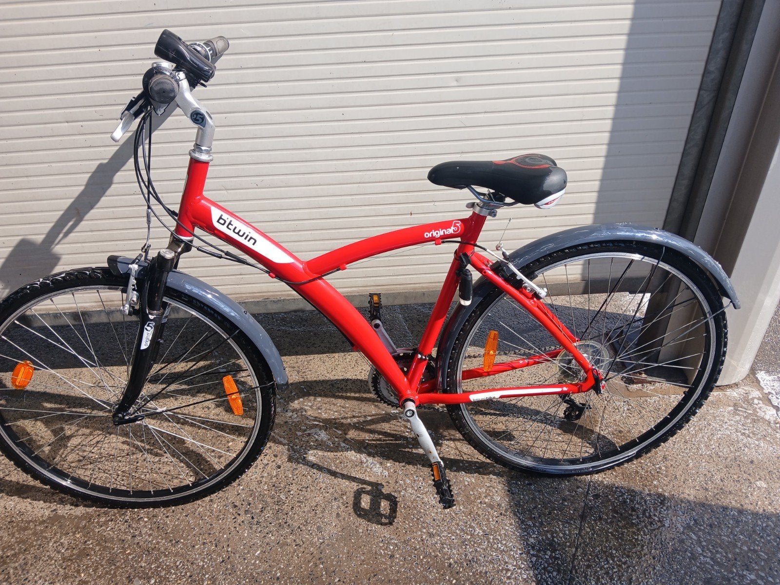 a vendre magnifique vélo vtt decathlon 26 pouces état neuf, Enlèvement ou Envoi