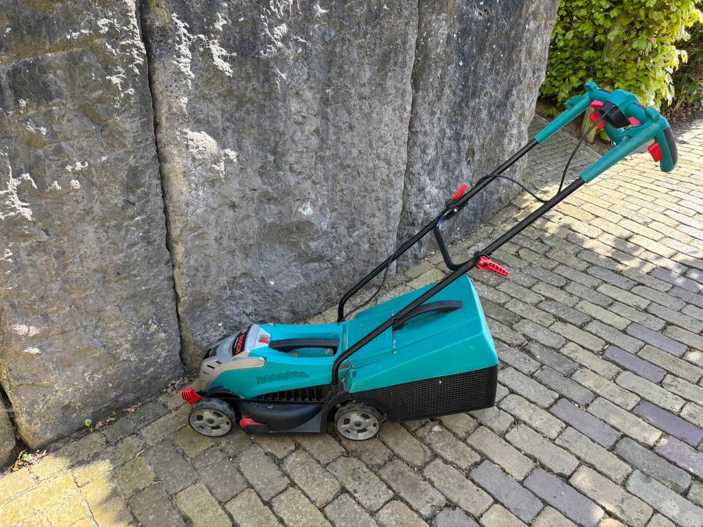 Elektrische grasmaaier Bosch, Tuin en Terras, Ophalen, Zo goed als nieuw, Elektrische grasmaaier