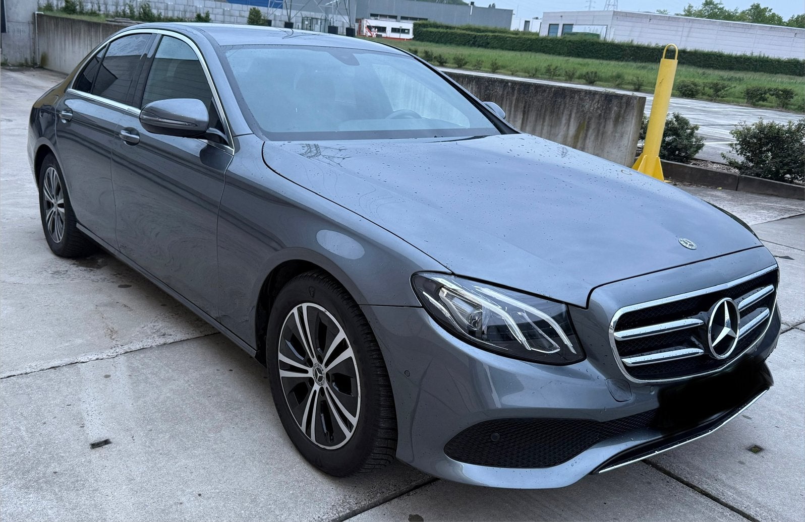 Mercedes E200 Euro 6b Benzine mild hybride, Auto's, Automaat, Navigatiesysteem, Leder en Stof, 5 zetels