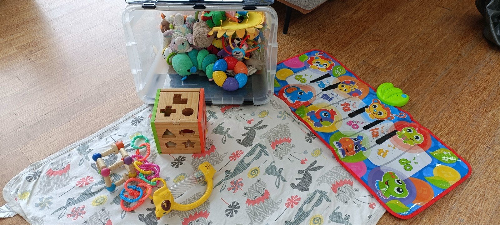 babyspeelgoed, Ophalen