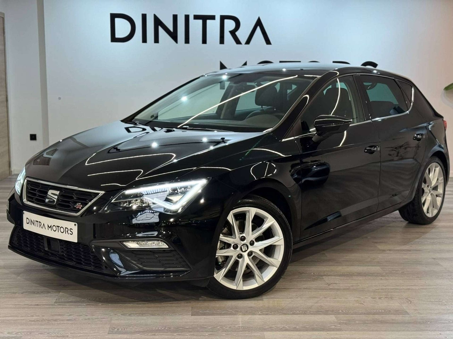 SEAT Leon 2.0 TSI FR DSG - Carplay/Cruise/Zetelvw/Navi/*TOPS, Dealer onderhouden, Stof, Gebruikt, 4 cilinders