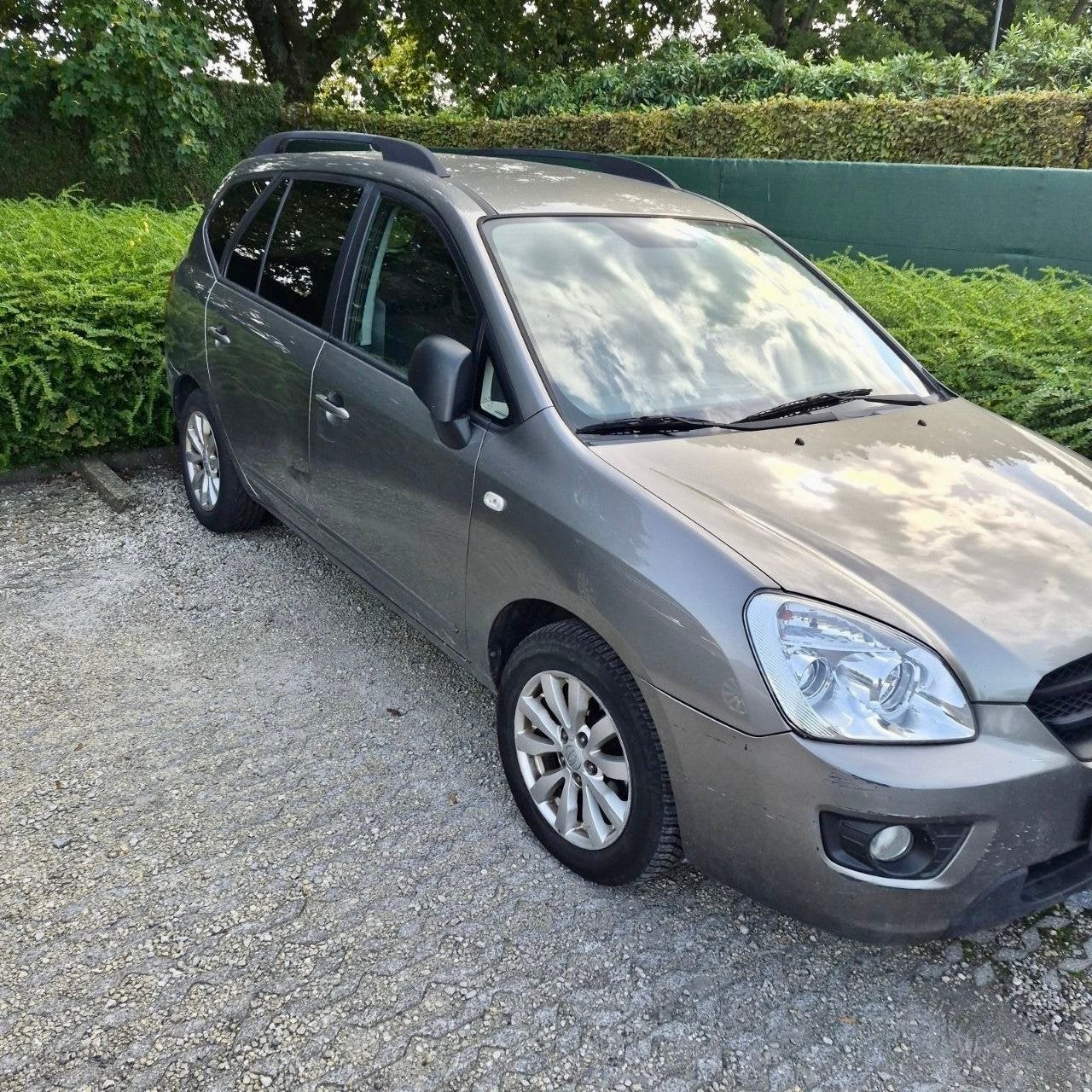 EXPOR AUTO KIA Carens 2010, Autos, Achat, Boîte manuelle, Beige, 5 portes