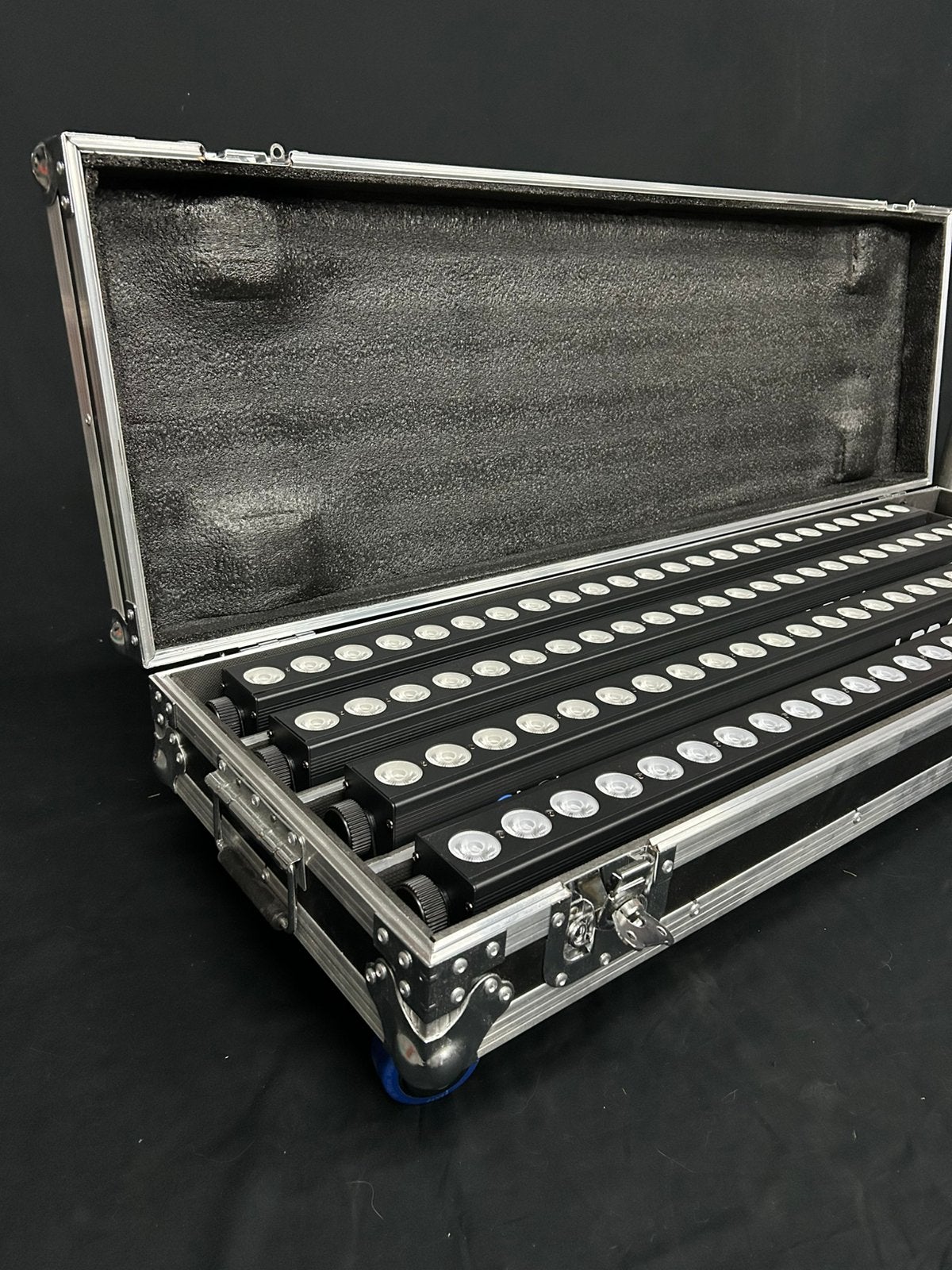 Complete Led Bar Set: 4x LB24 RGBW met Fligtcase | Nieuw, Muziek en Instrumenten, Behuizingen en Koffers, Ophalen of Verzenden
