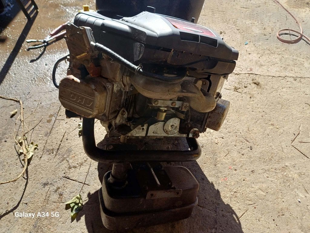 Moteur tracteur tondeuse bicylindres 18cv  lire l'annonce, Jardin & Terrasse, Enlèvement, Utilisé, Fonction de mulching, 120 cm ou plus