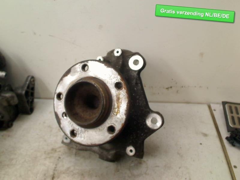FUSEE AVANT GAUCHE 3 serie 1 serie (E87 / 87N) (6764443), Utilisé, BMW, Petuelring 130
80809  München, DE, Bayerische Motoren Werke AG
