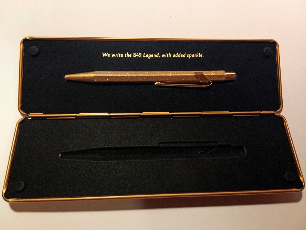 Stylo bille Caran d'Ache modèle 849 Edition Sparkle, Neuf, Autres marques, Avec boîte, Stylo